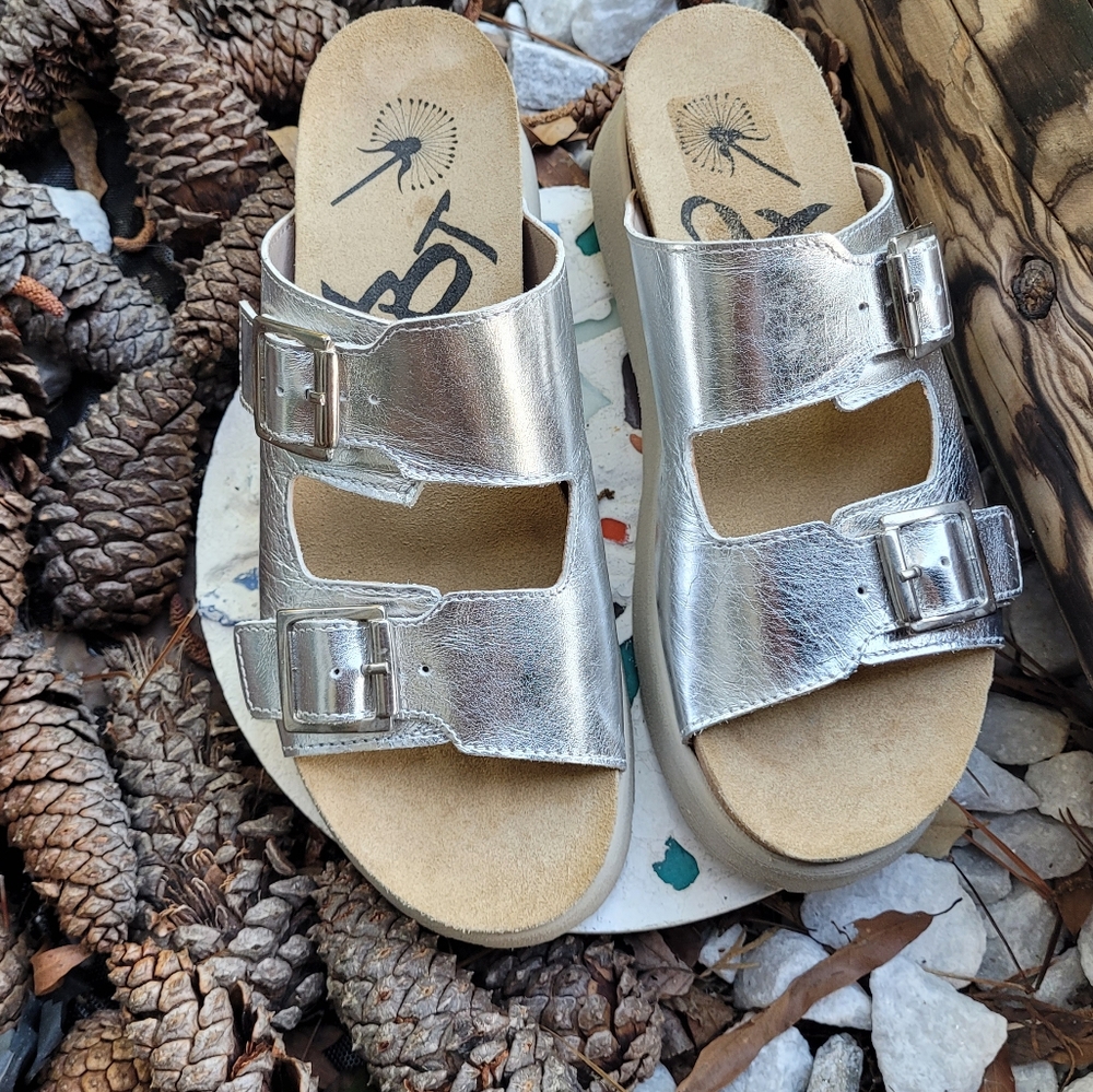 OTBT Size 7.5 Silver Double Buckle Sandals